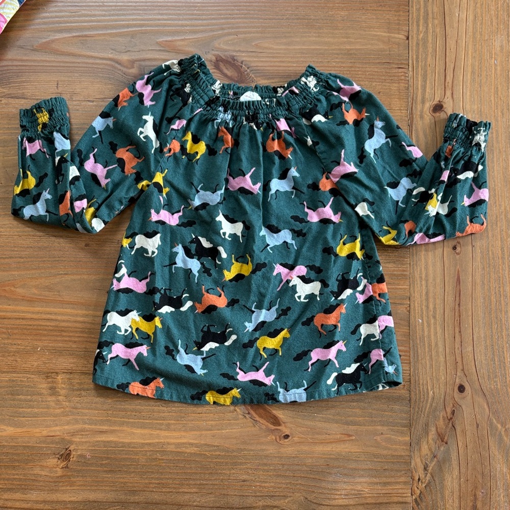 Hanna Andersson Multicolor Horse Print Kids Blouse, size 6-7, EUC